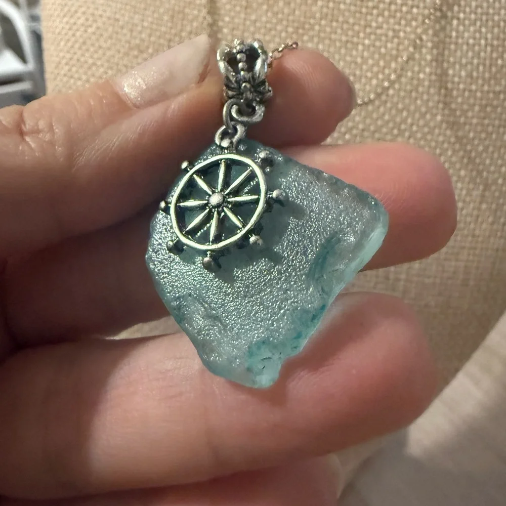 Sterling Silver 925 Aqua Sea Glass Ship Wheel Nautical Pendant‎ Necklace Blue